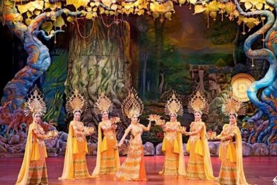 Alcazar: Spectacular Cabaret Show in Pattaya - VIP Seats: what first 7 rows changes for your experience
