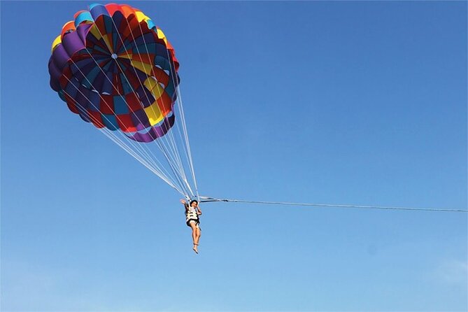 Coral Island speed boa-Parasailing and others activities choice - Parasailing at Koh Larn: short thrill, big views