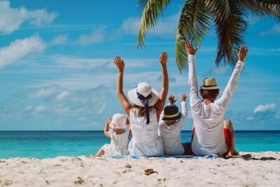 Coral Island Tour and Water Activities with Meal in Pattaya - Arriving on Koh Larn (Coral Island) and Finding the Views