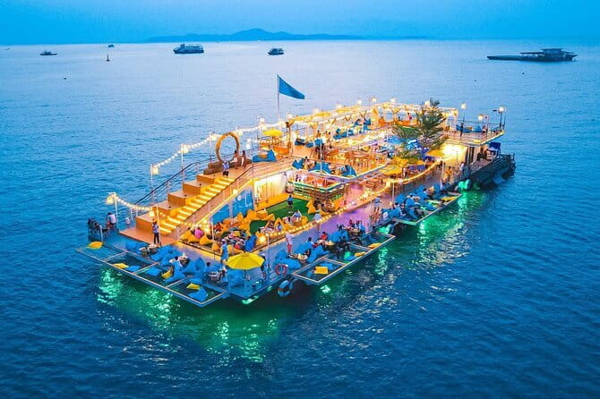Exclusive Squid Fishing on Chic Floating Café from Pattaya - The two-story floating café: where you fish and where you relax