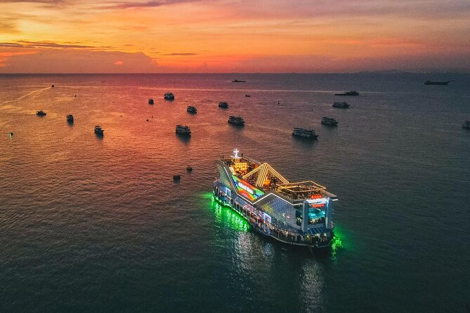 Ocean Sky Pattaya Dinner Cruise with Live Entertainment - Buffet Dinner Onboard: Seafood, Thai Classics, and What You’ll Actually Eat