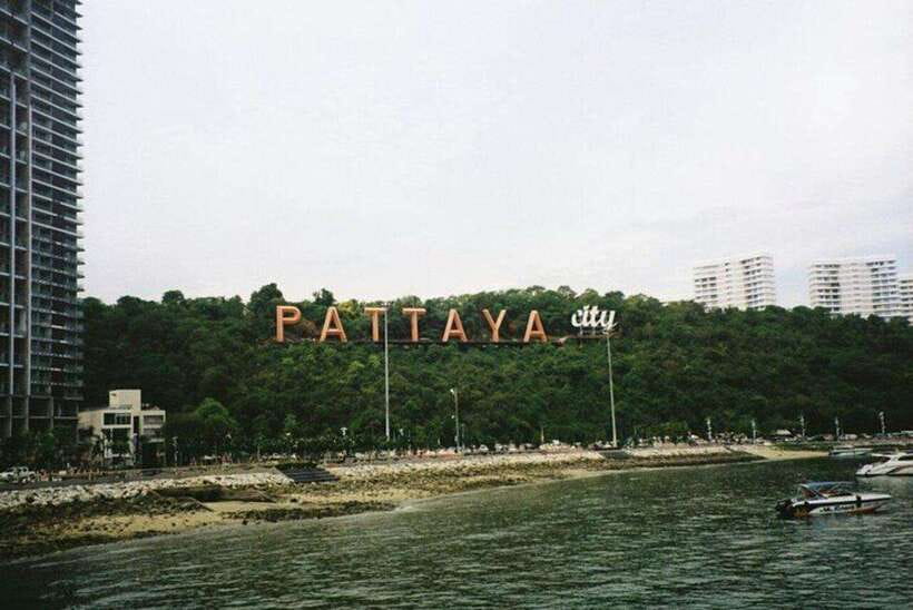 Pattaya: Buddha, Floating Market, Gems Museum Tour & Lunch - Lunch (local + Indian): good when selected, a gamble if you assume